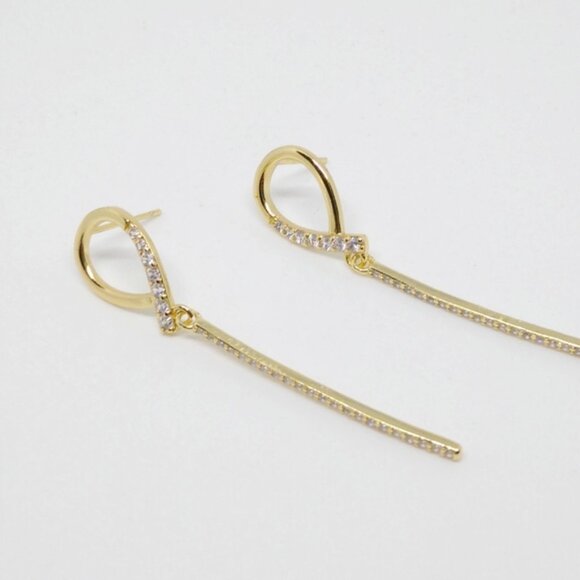 NEW Gold Rhinestone Stick Dangle Earrings - Picture 4 of 9